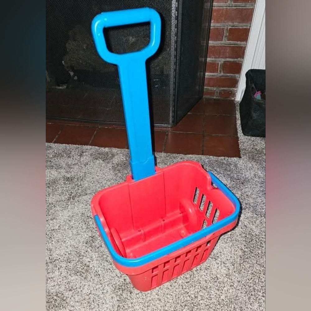 Melissa & Doug Shopping Basket On Wheels
